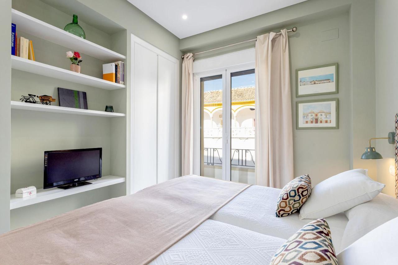 Genteel Home Maestranza Sevilla Bagian luar foto